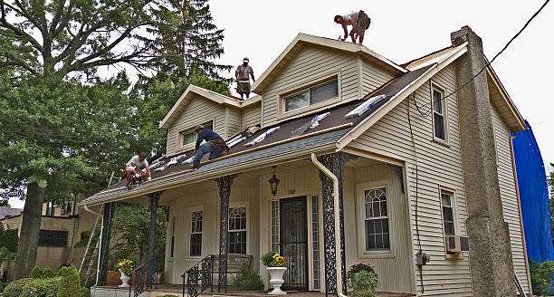 Best Local Roofing Companies  in West Ishpeng, MI